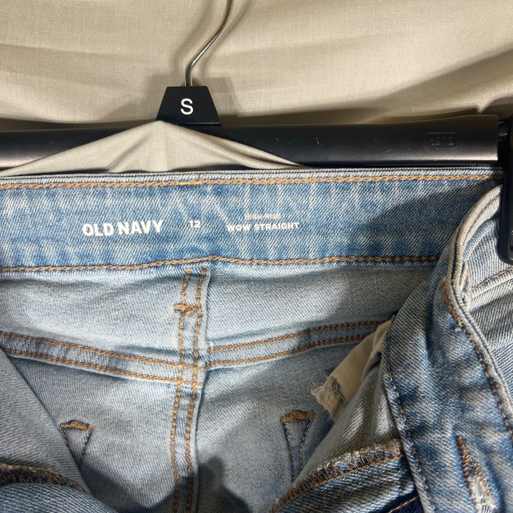 Old Navy Wow Straight Jeans Trendy High Rise Light Wash Denim Womens Size 12 - Picture 5 of 12